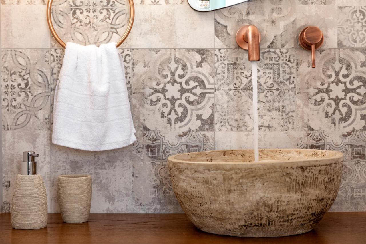 Santo Bloom Luxury Vóthon